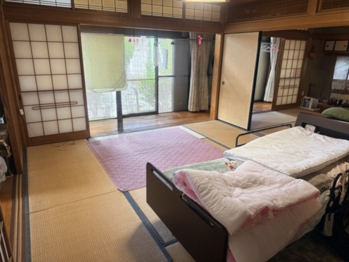 (居間)